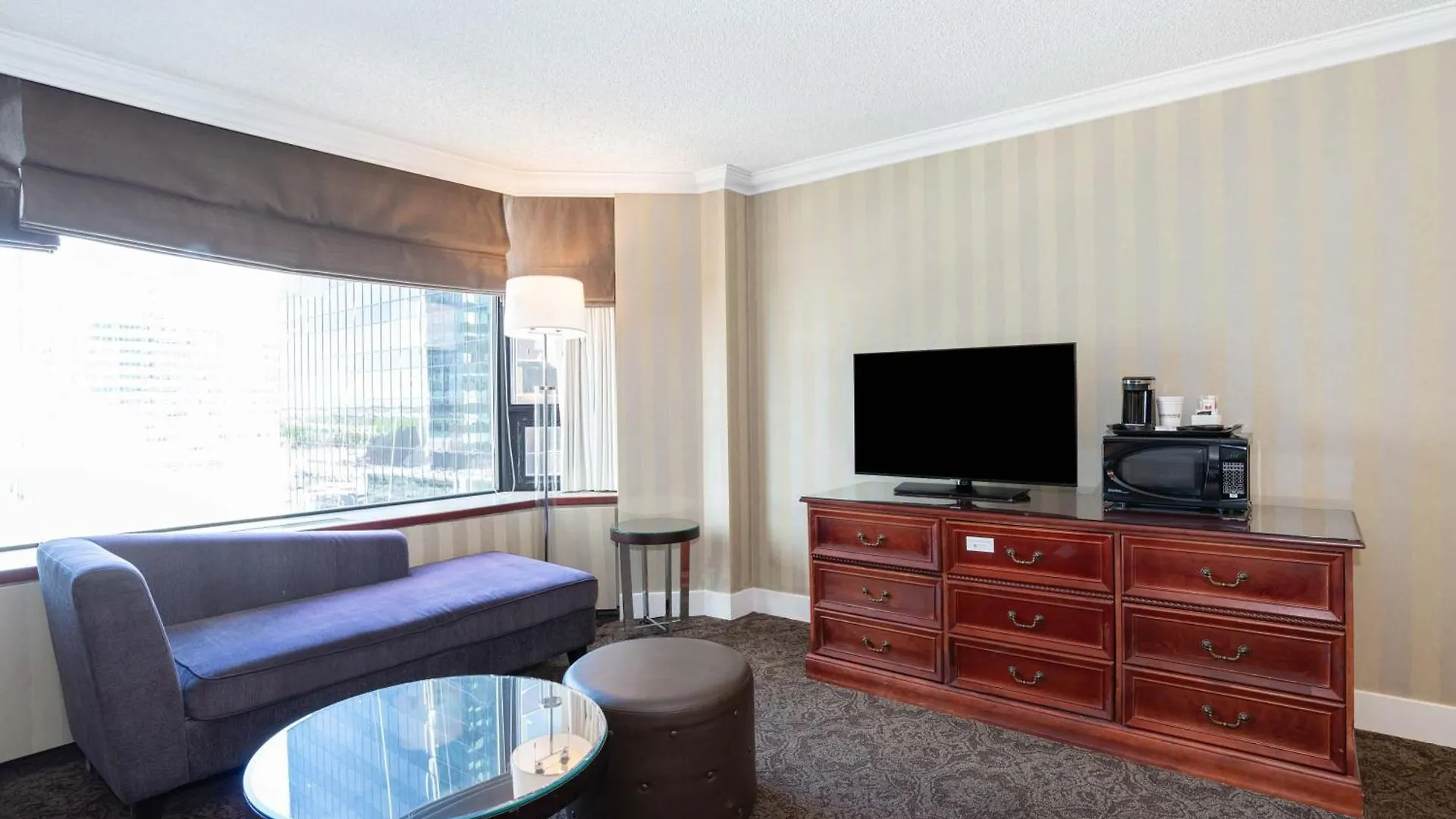 Sandman Signature Edmonton Downtown Hotel 4*,