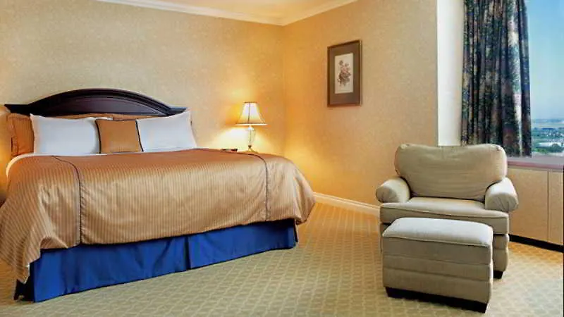 Sandman Signature Edmonton Downtown Hotel
