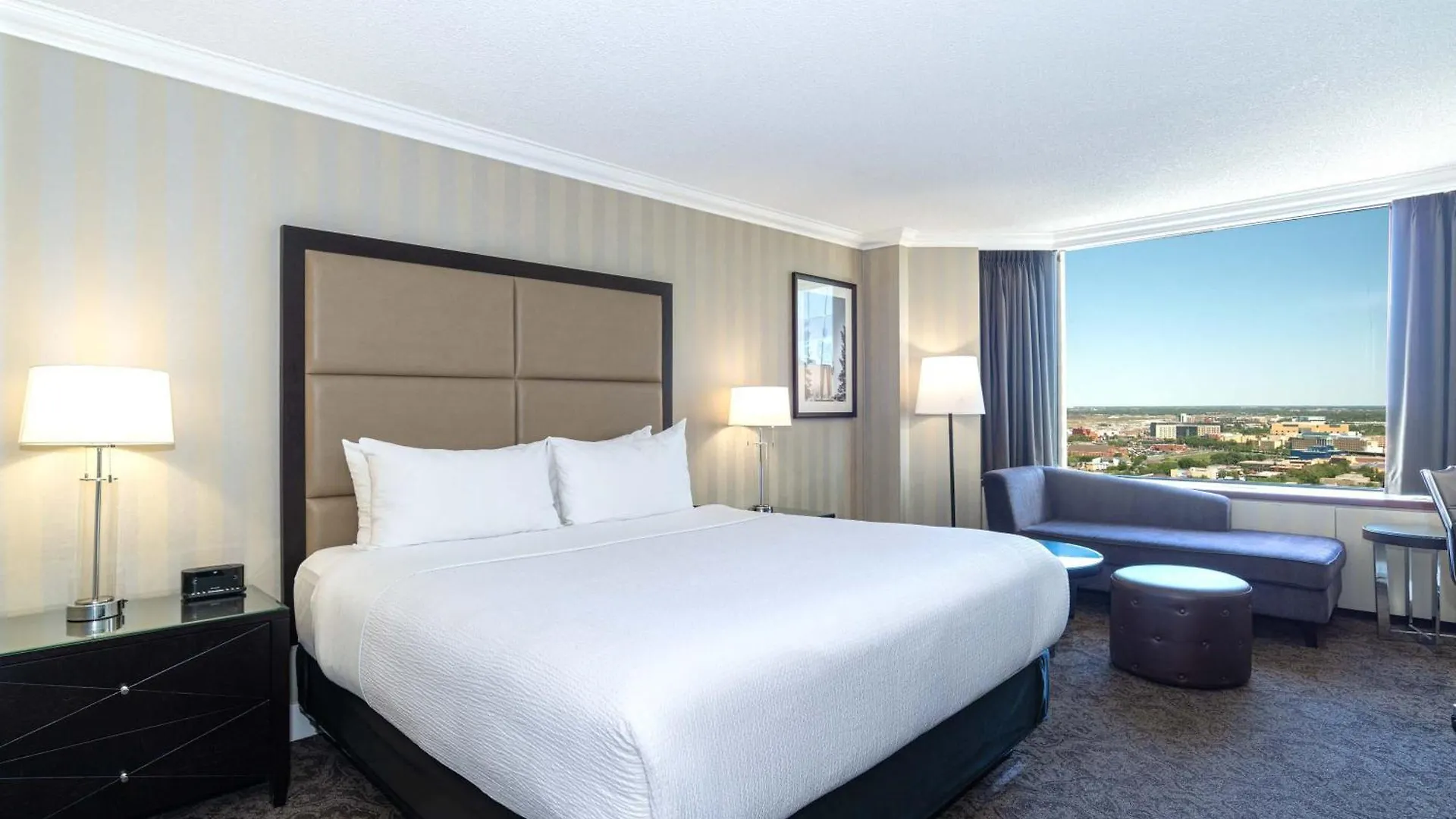 Sandman Signature Edmonton Downtown Hotel